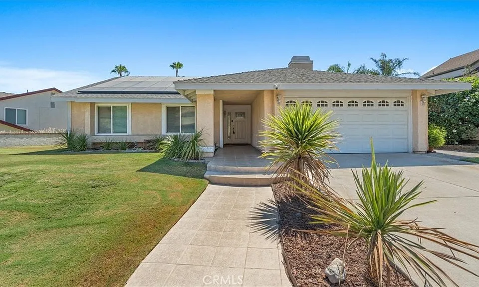 8250 Whispering Tree Dr
