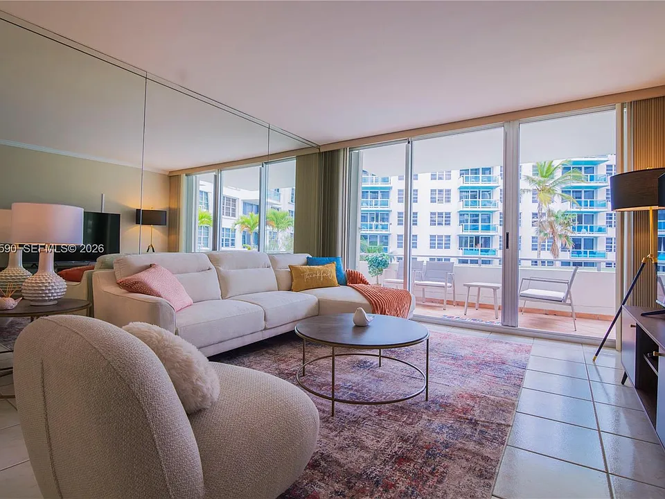 5151 Collins Ave #428