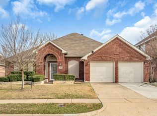 6911 Thunderbird Dr, Arlington, TX 76002