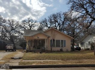 2328 Honeysuckle Ave, Fort worth, TX 76111