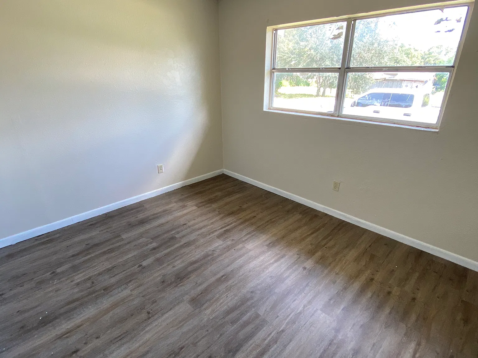 2 bed, 1000 sqft, $1,200 — Photo 4