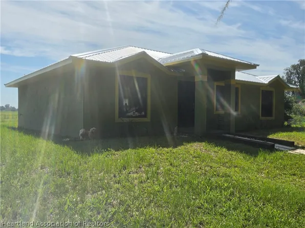 1108 N Oak Ridge Dr, Lorida, FL 33857