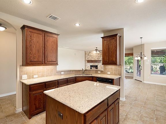 3rd image of 1512 Stanford Ln