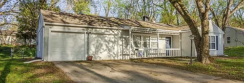 5215 Sterling Ave Photo 1