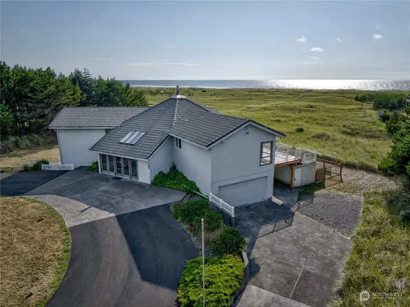 21705 Pacific Way, Ocean Park, WA 98640