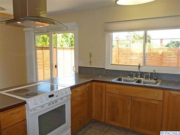 5th image of 782 N 62nd Ave