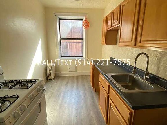 3rd image of 14 Coyle Pl #4A