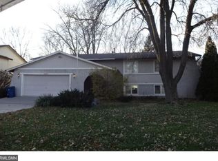 1394 Kari Ln, New Brighton, MN 55112