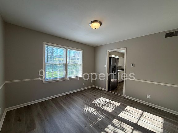 5th image of 2658 Galaxie St