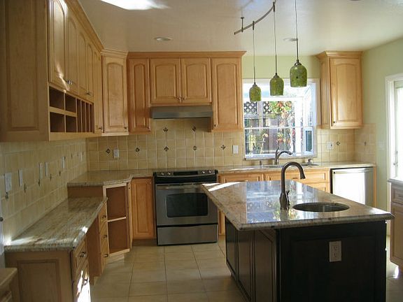 5th image of 751 Marion Ave