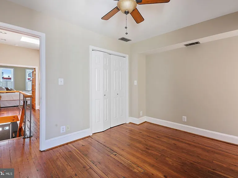 1528 Covington St — Photo 24