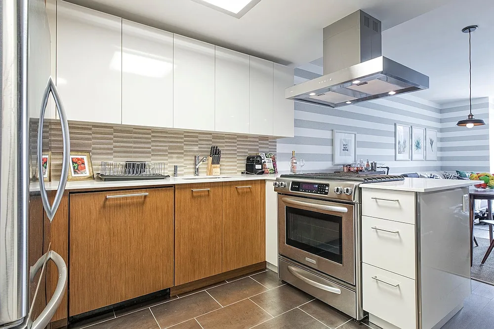 450 West 42nd Street — Photo 2