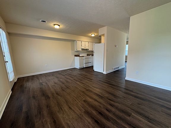 5th image of 1726 Oshea St APT B