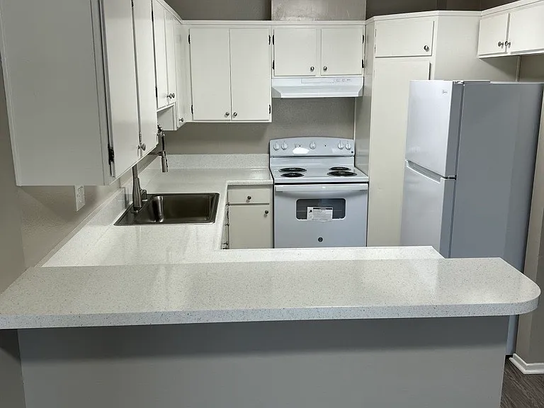 Taylor Garden Apartments — Photo 47