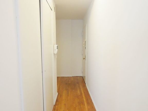 4th image of 254 E 10th St APT 1D