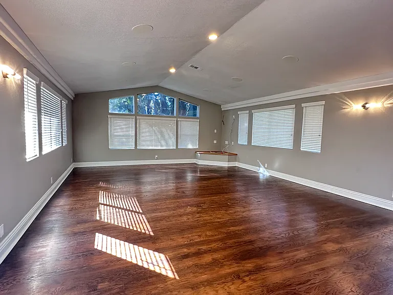 2123 Deland Ct — Photo 14