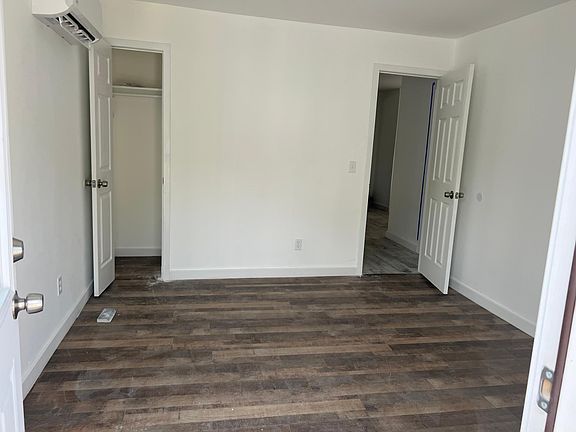 5th image of 393 College Ave Floor 1