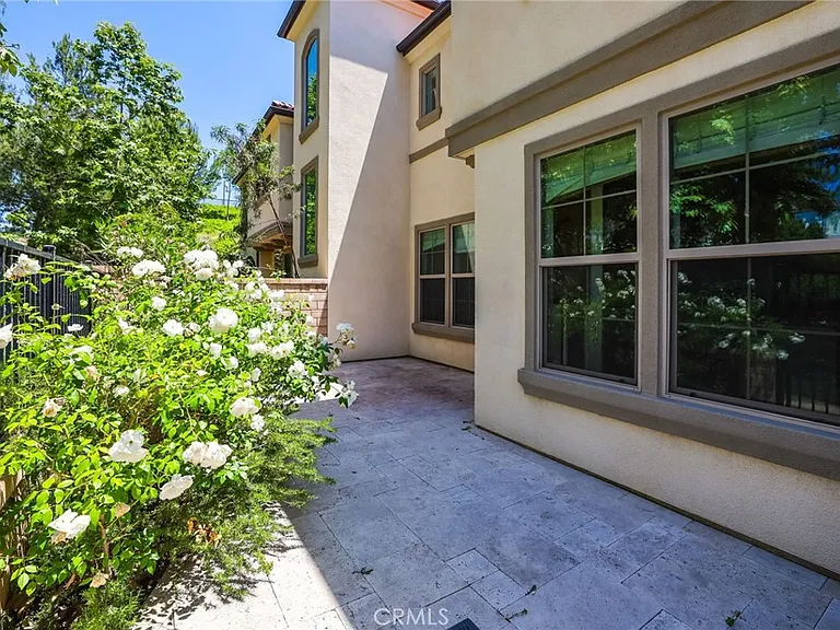 216 Finch — Photo 36