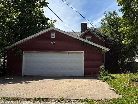 3rd image of 813 Morgan St