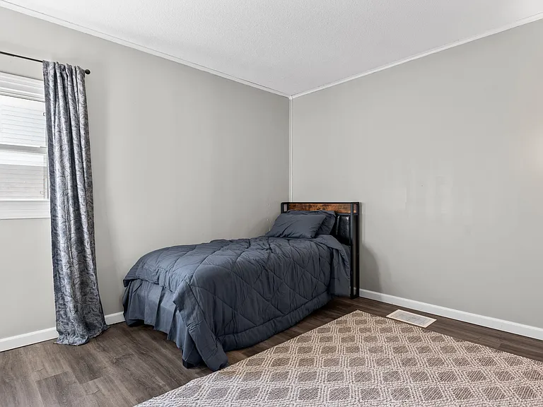 1122 Winthrop Ln — Photo 18