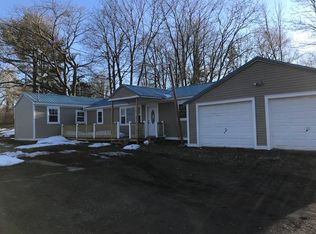 12 Camp Rd, Phoenix, NY 13135