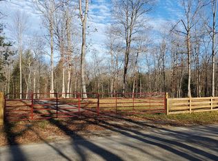 883 Cole Place Rd, Allardt, TN 38504