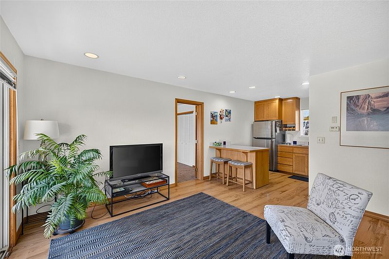 3rd image of 1710 SKYLINE Way #101