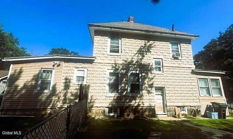 3rd image of 954 Cleveland Avenue