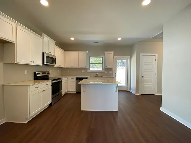 7937 Saint James Dr — Photo 2