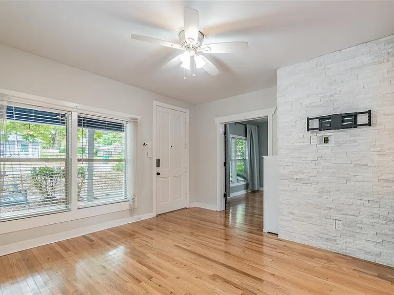 317 W Jean St — Photo 12