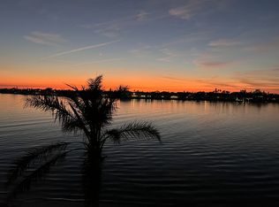 6085 Bahia Del Mar Cir, Saint Petersburg, FL 33715