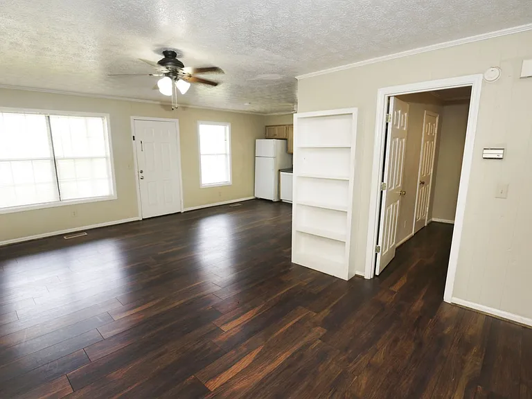 1630 Church Ave SE — Photo 3