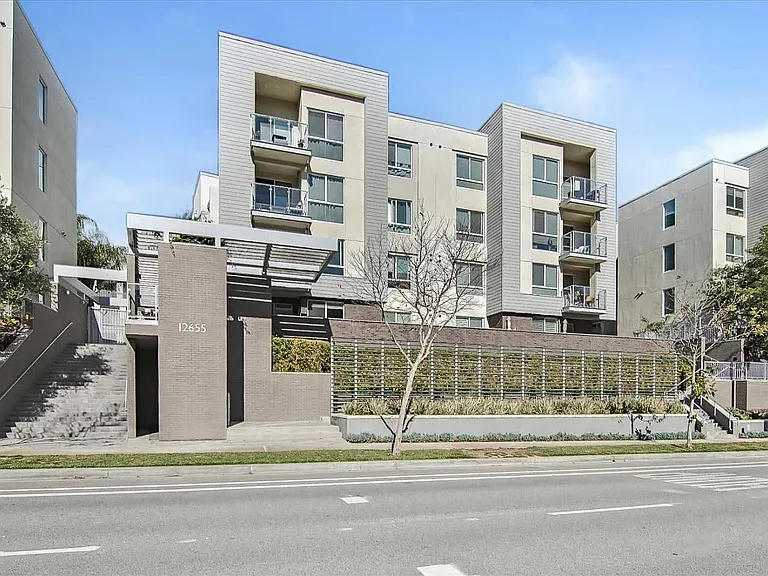 12655 Bluff Creek Dr #304 — Photo 37