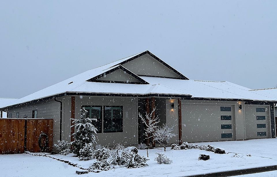 1st image of 71 Woodlands Dr