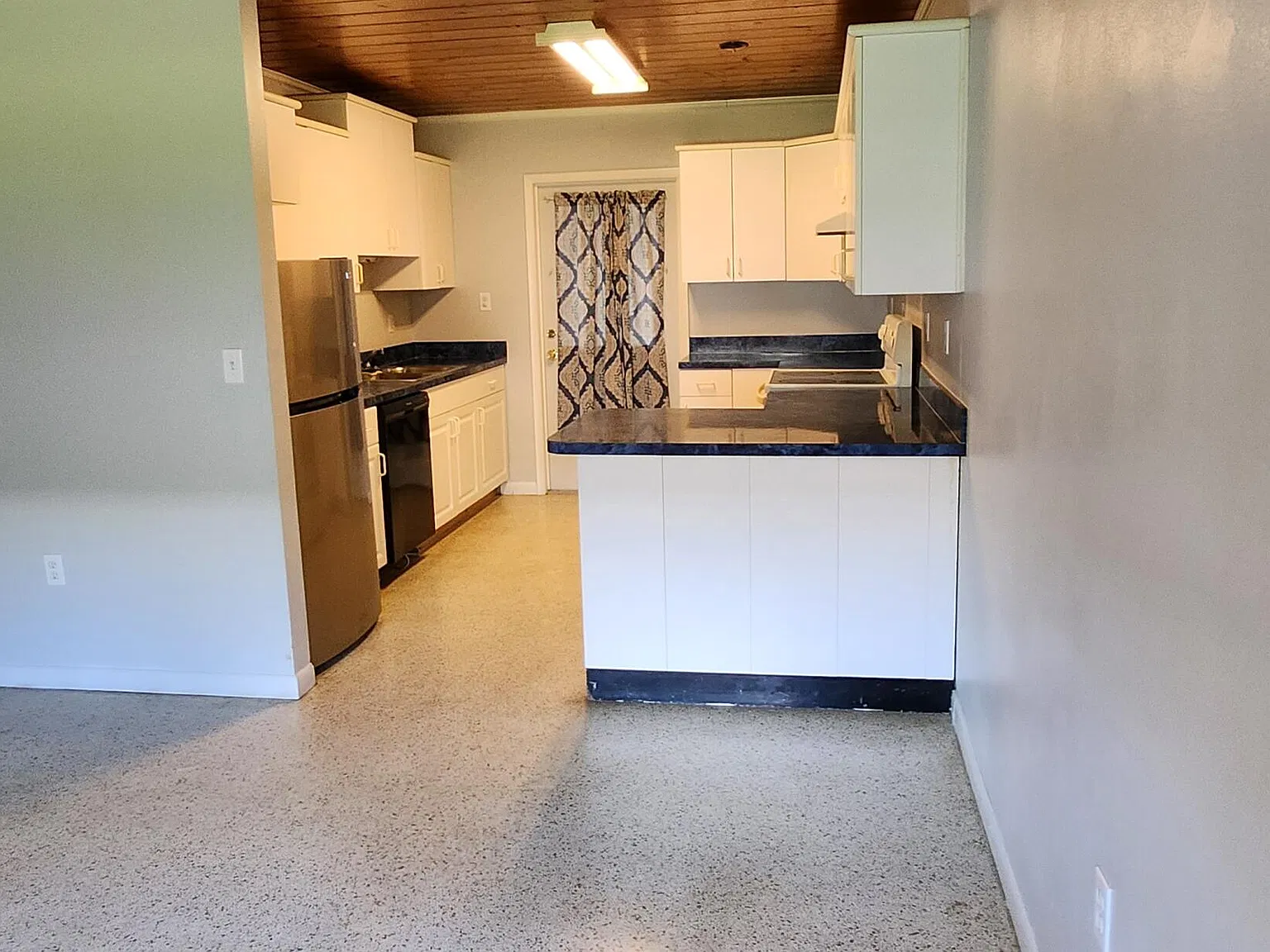 2 bed, 1.0 bath, 1000 sqft, $1,595 — Photo 3