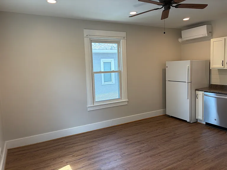 15 E Main St #A — Photo 3
