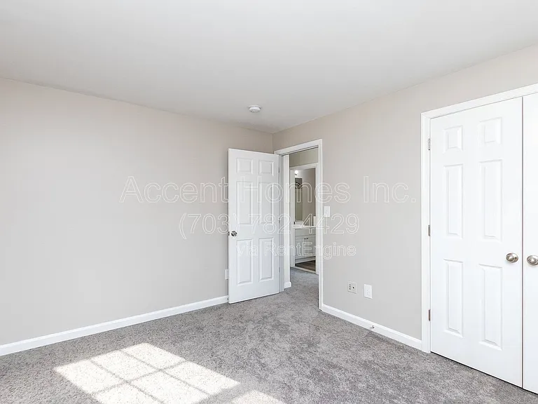 1581 Leeds Castle Dr #201 — Photo 18