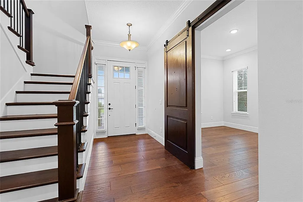 3 bed, 3.5 bath, 2415 sqft, $6,300 — Photo 4