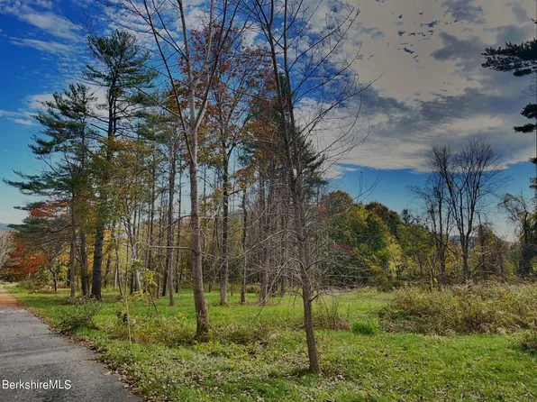 7 Omega Rd, Great Barrington, MA 01230