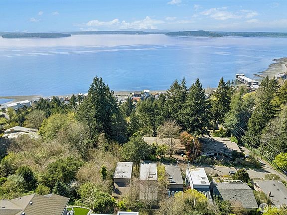 3rd image of 4014 57th Avenue SW