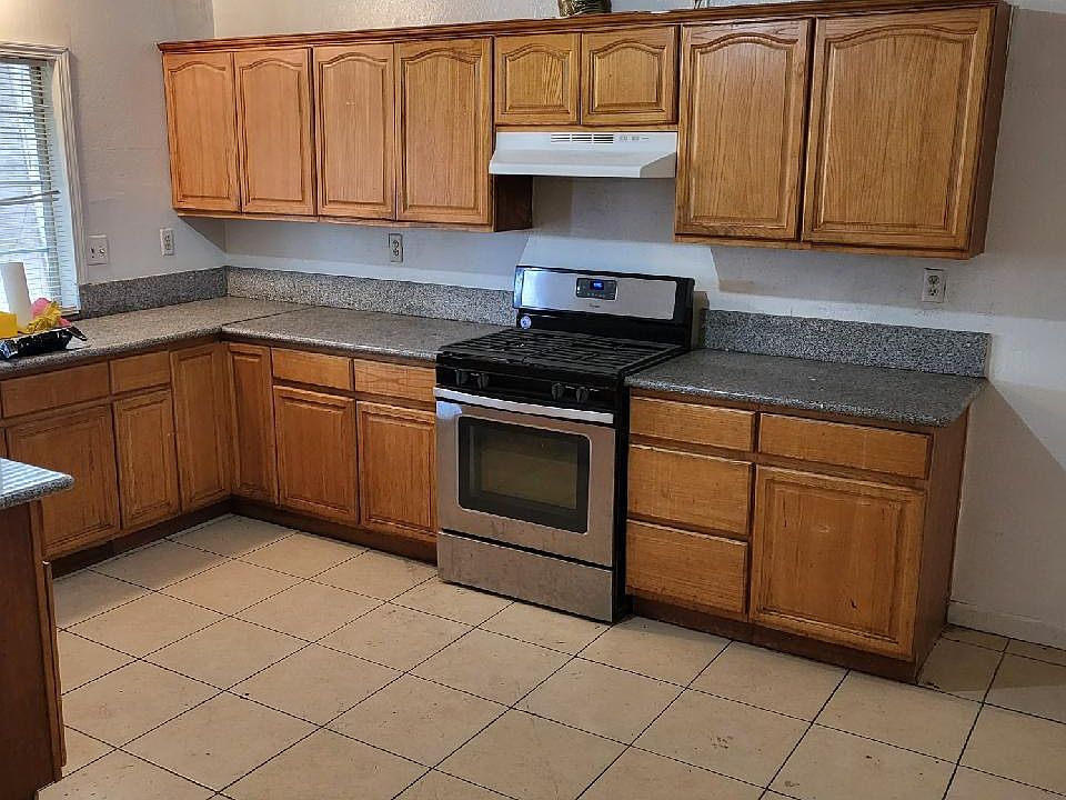2nd image of 42834 Yew St
