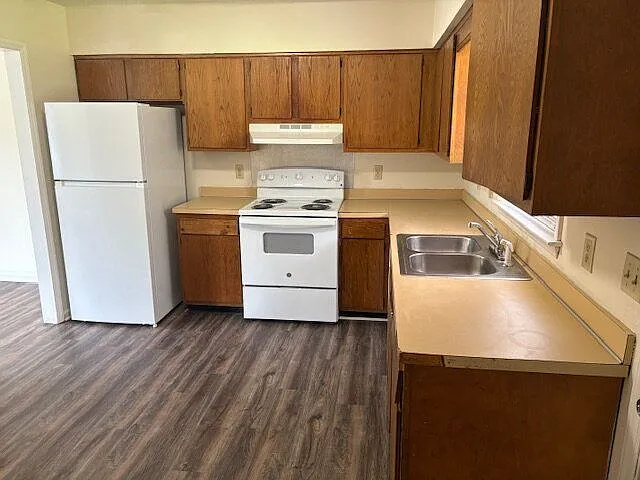 2 bed, 1.0 bath, 918 sqft, $945 — Photo 4