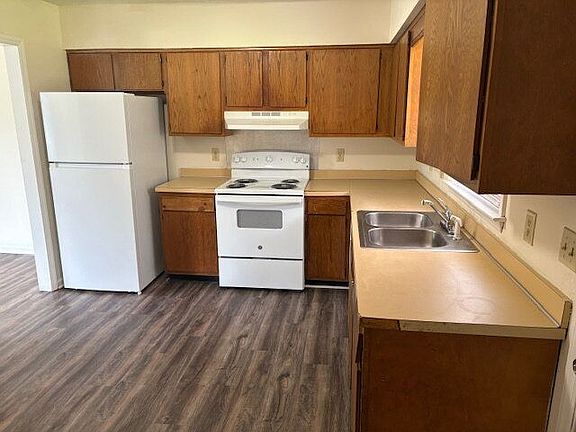 4th image of 301 Alice Dr #B