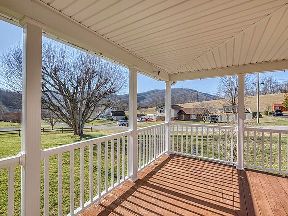 5th image of 1309 Amber Dr