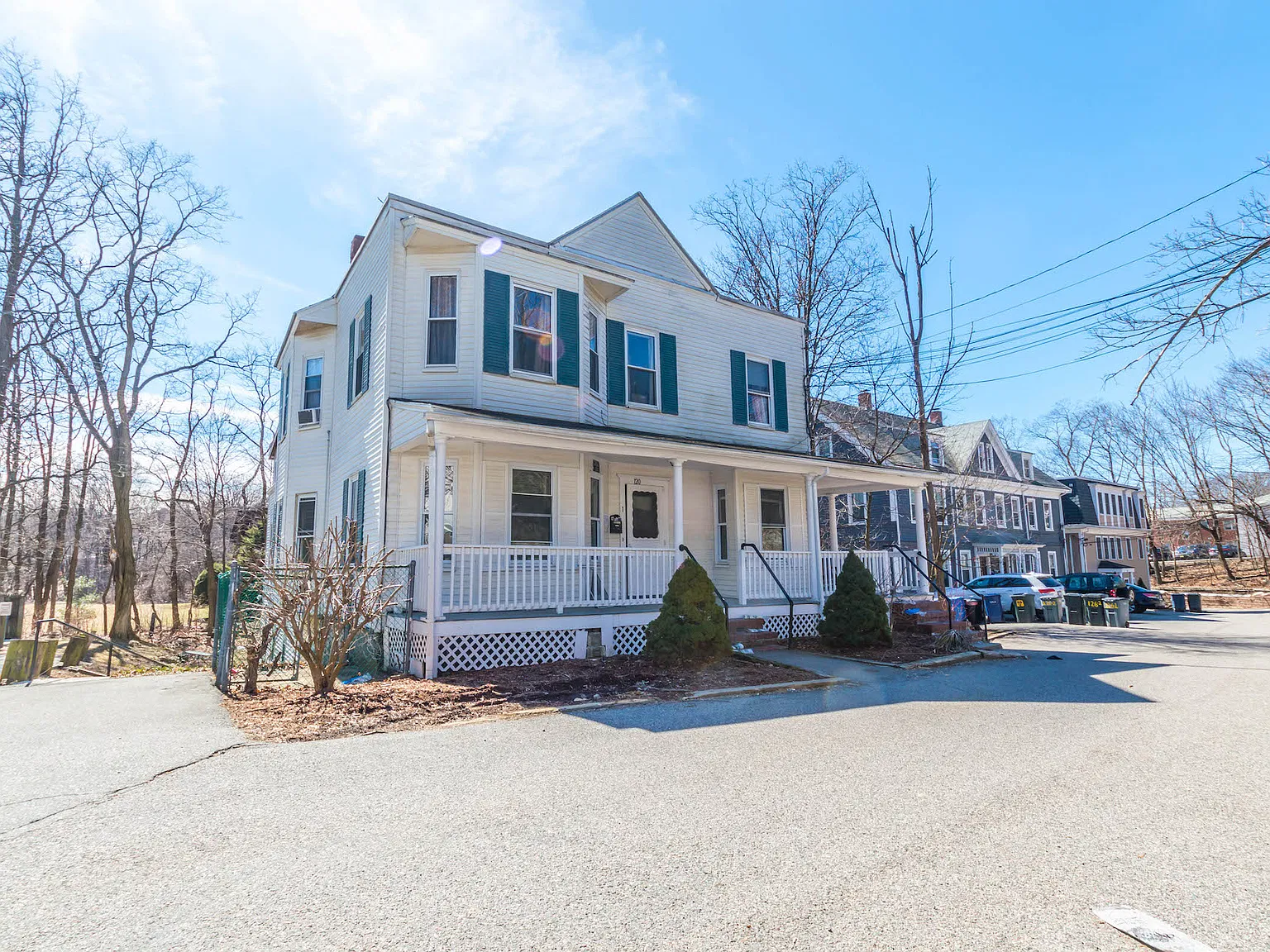 4 bed, 9999 sqft, $5,000 — Photo 2