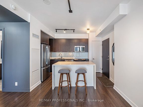 5th image of 10 Park Lawn Rd #1705