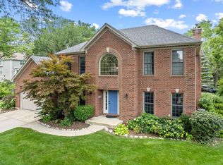840 S Loomis St, Naperville, IL 60540