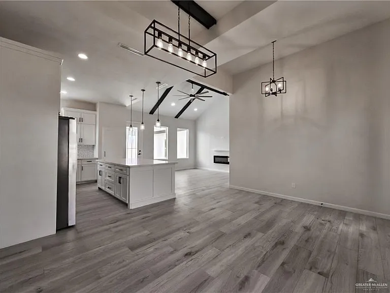532 Freedom Way — Photo 4