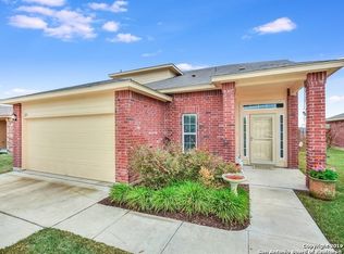 225 Talon Dr, Luling, TX 78648