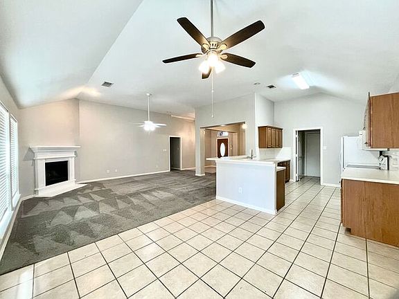 5th image of 2721 Emerald Ln